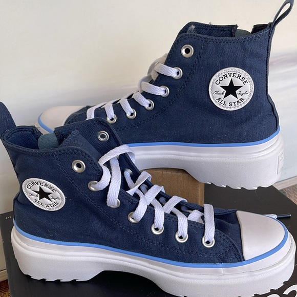 Converse WMNS CTAS A06342C
CTAS LUGGED LIFT H NAVY/LT BLUE /WHITE
Platform Snkrs - Picture 10 of 16